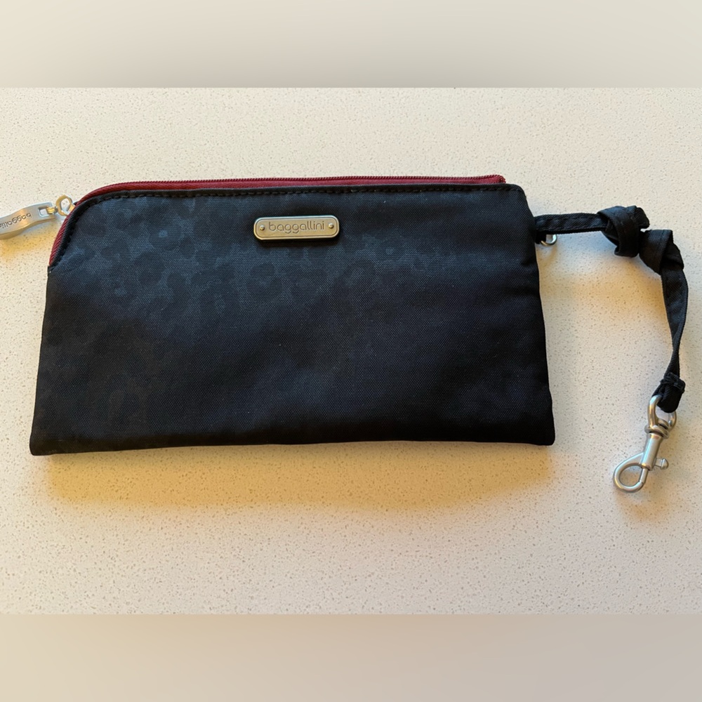 Black Leopard Baggallini Wristlet Wallet